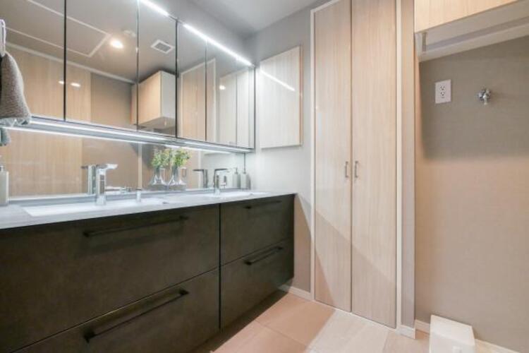 洗面 洗面台は２ボウルなので、忙しい朝でも安心です。