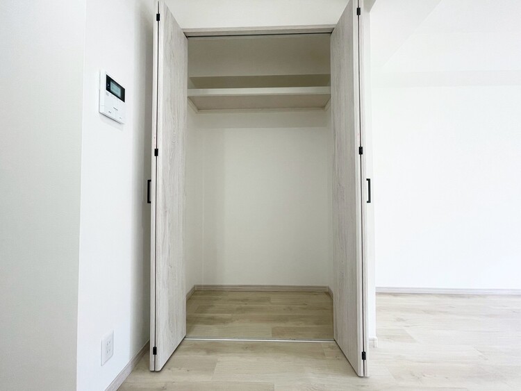 その他 収納スペースが付いていて、お部屋を広く使っていただけます。