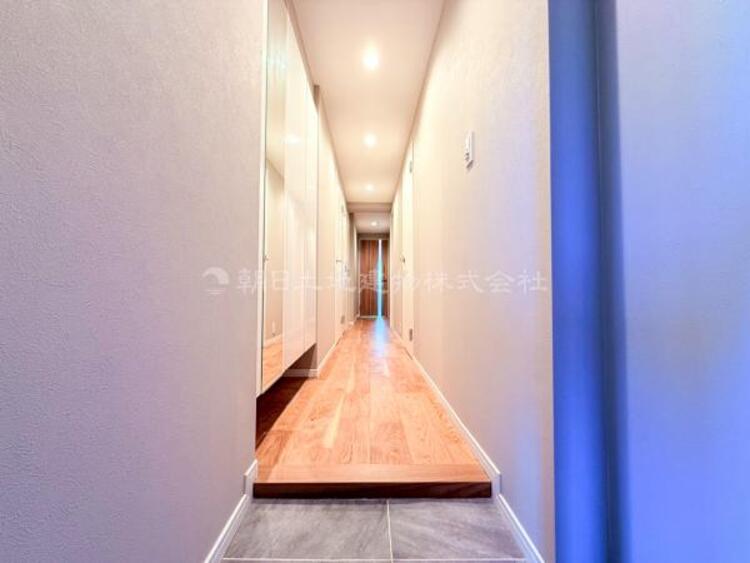 エントランス 【エントランス】重厚感の溢れるエントランスはマンションの顔！帰宅時、来客時に誇れる空間を演出します！ 