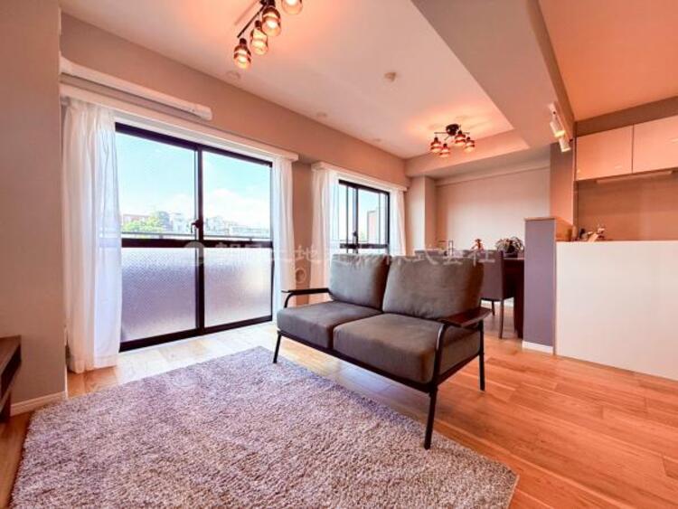 その他 【ロビー】エントランスを潜ると清潔感あるロビーが広がります。 