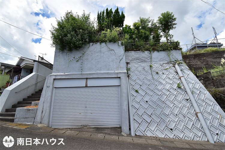 外観 【外観】令和7年9月8日　撮影高台にあり眺望・通風・日当たり良好なお家です♪