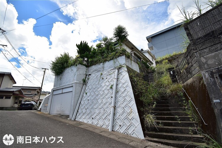 外観 【外観】令和7年9月8日　撮影高台にあり眺望・通風・日当たり良好なお家です♪