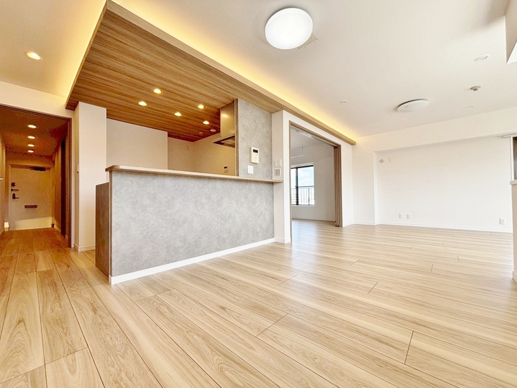 居間 居心地の良い空気感は、暮らしのステージを彩り、心からのやすらぎと満足感を与えてくれます。