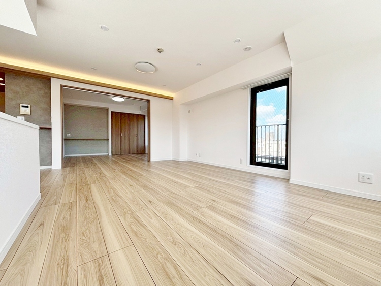 居間 飾り過ぎないシンプルな内装と偏り過ぎないデザインで統一しました。