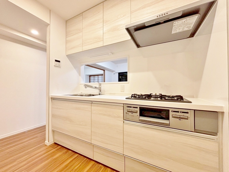 キッチン スマートな意匠と充実の機能を備えたキッチンが、暮らしにおいしい彩りを添えます。