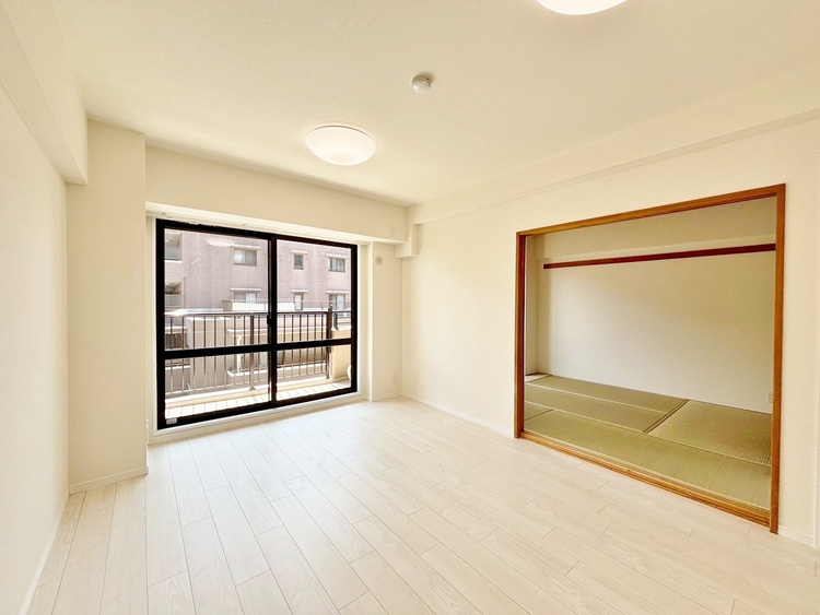 居間 飾り過ぎないシンプルな内装と偏り過ぎないデザインで統一しました。