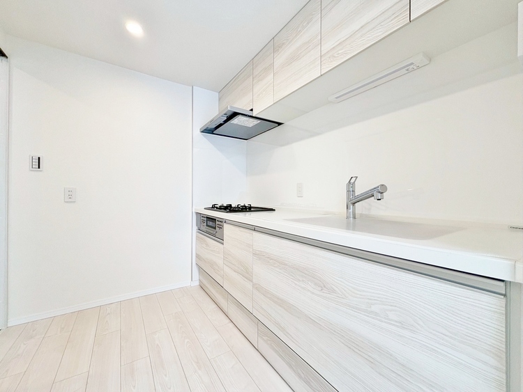 キッチン スマートな意匠と充実の機能を備えたキッチンが、暮らしにおいしい彩りを添えます。