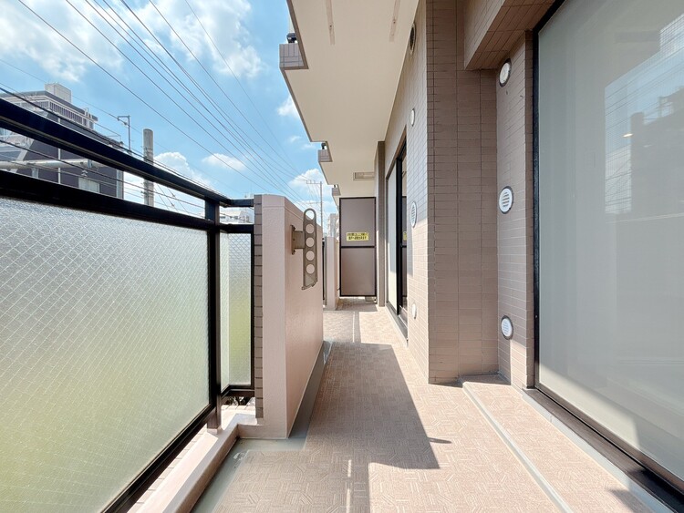 バルコニー 暮らしの中で、光と風を演出してくれるバルコニー。