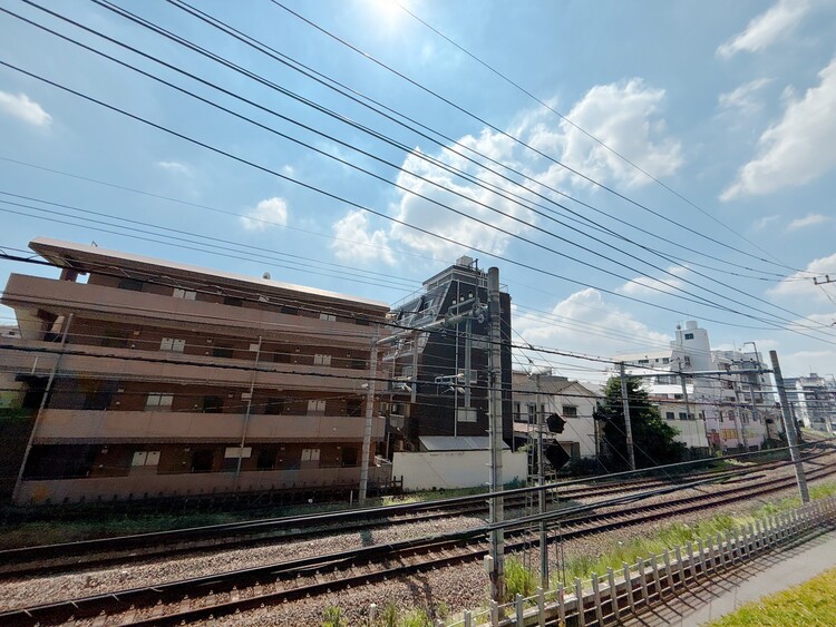 バルコニー 頬をなでる、優しい風を感じることが出来ます。