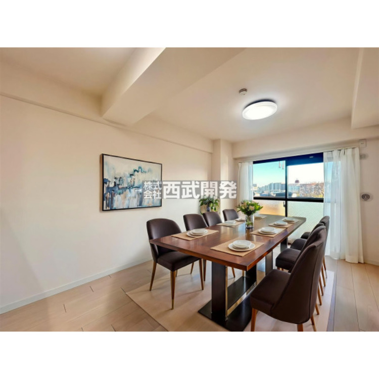 居間 【配置してある家具や小物はCGによるイメージです】