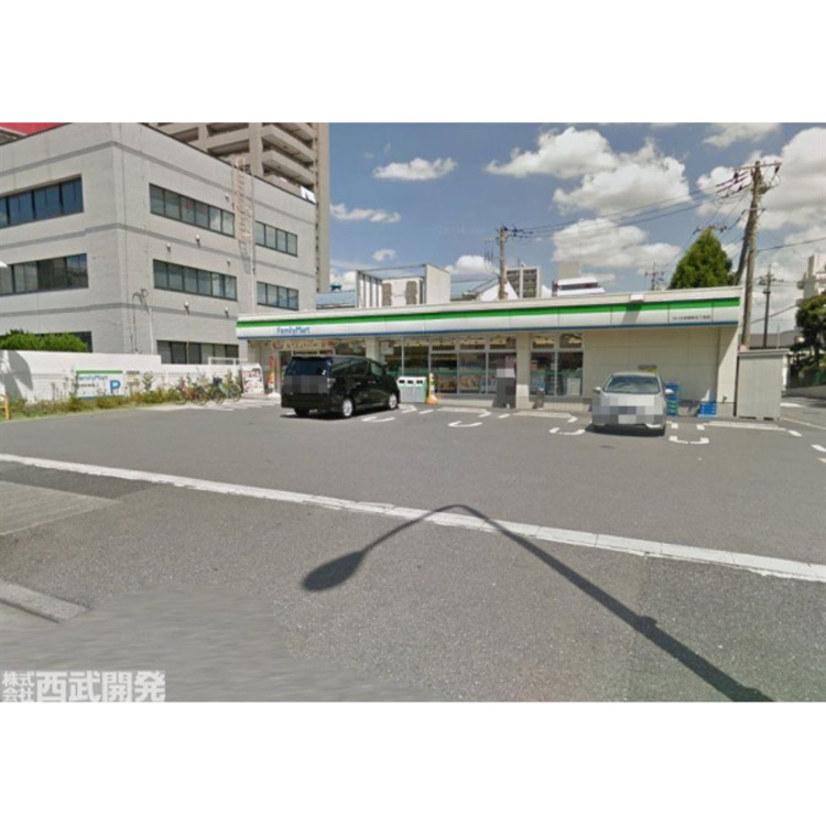 周辺 ファミリーマート(約180m)