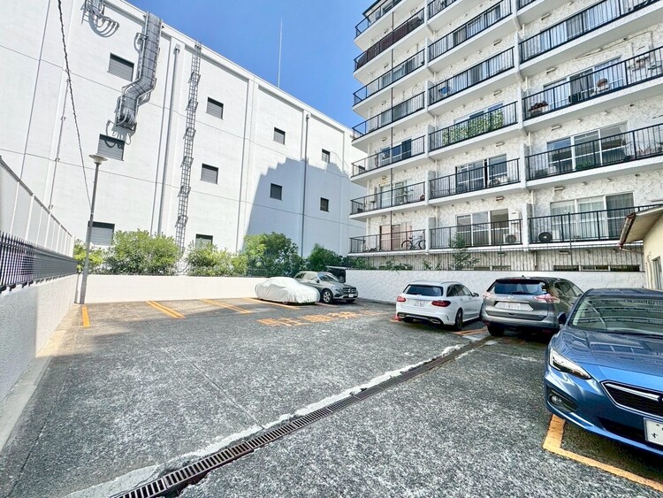 その他 駐車スペースが嬉しいですね。※空き状況は都度ご確認下さい。