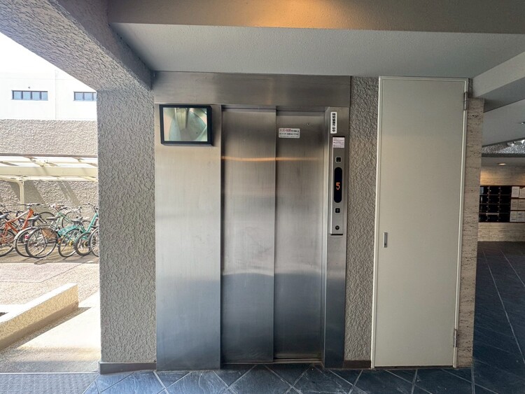 その他 エレベーター完備のため荷物が多くなっても安心。