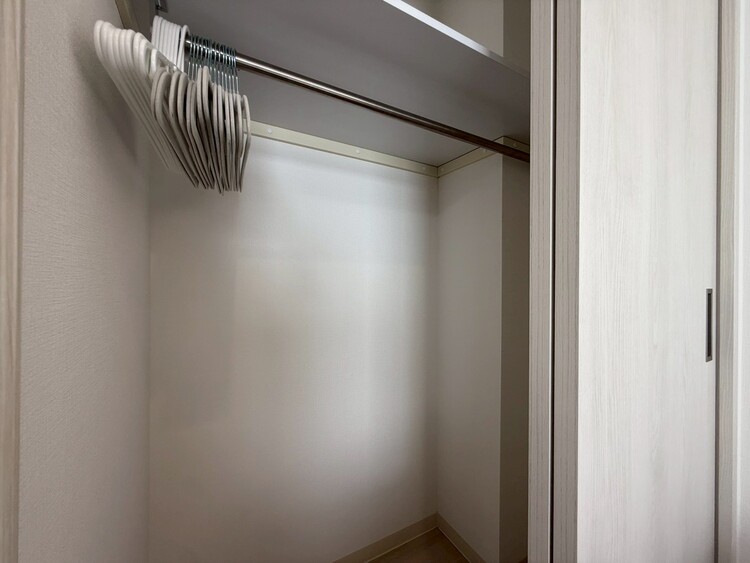 その他 収納スペースが付いていて、お部屋を広く使っていただけます。