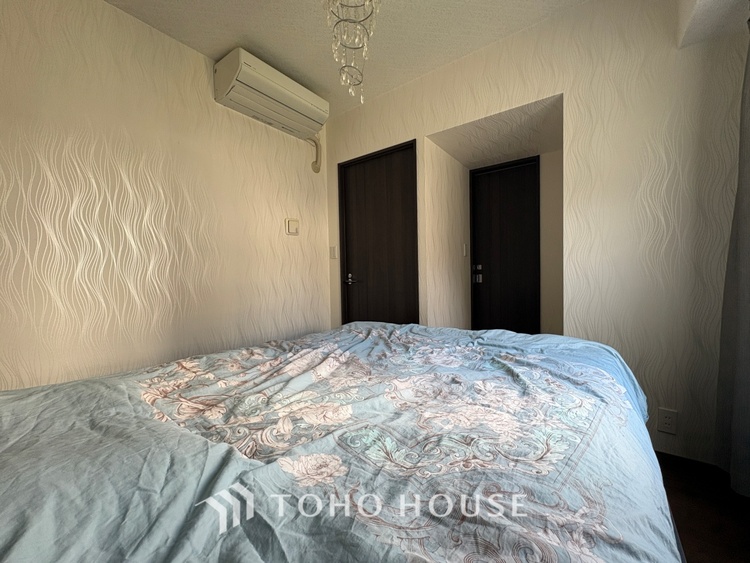 内装 寝室は一日の疲れを癒す大切な空間。快適で落ち着けるおすすめの間取りです。