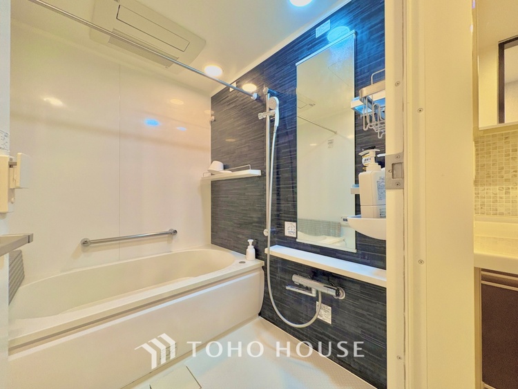 風呂 浴室は一日の疲れを癒す特別な空間。清潔感と快適性で心身ともにリフレッシュできます。