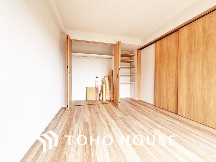 内装 シンプルですっきりとした室内は飽きのこない居心地の良い雰囲気