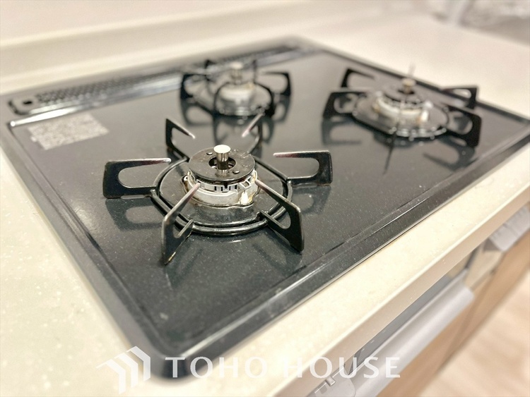 キッチン 一日の振り返りを行い、疲れを癒していくそんな場所でありたい。心も体も休め明日へのパフォーマンスを向上させる。