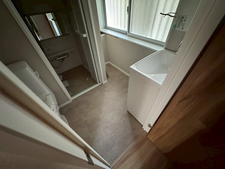 その他 十分な広さの脱衣所。