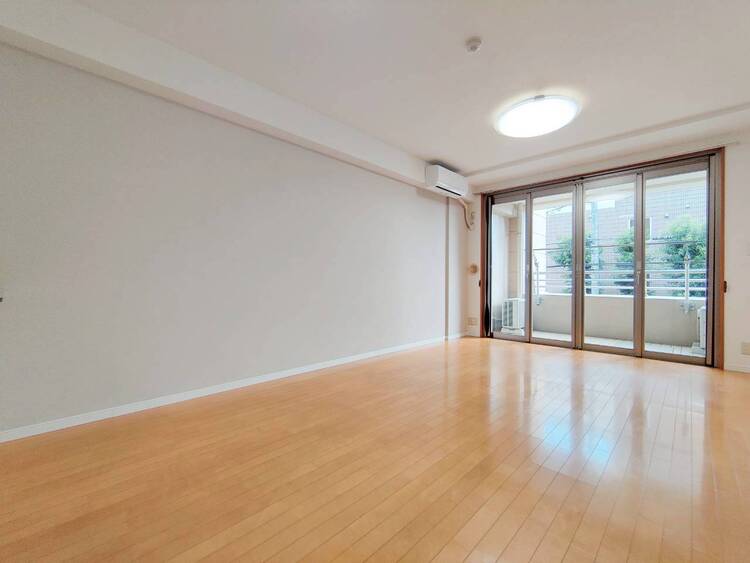 居間 伸びやかな空間のなかで、ゆったりとしたひとときを過ごせます。