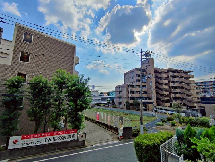 バルコニー 陽当たり・通風・開放感に恵まれた環境です。