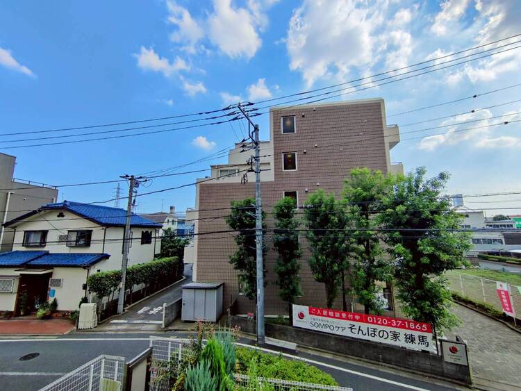 バルコニー 眺望や窓からの景色が良いと、家で過ごす時間も快適です。