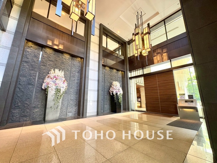 その他 【ENTRANCE】◆そびえ立つ◆我が家のシンボル。遠くの空が赤く染まる夕べが待ち遠しい。