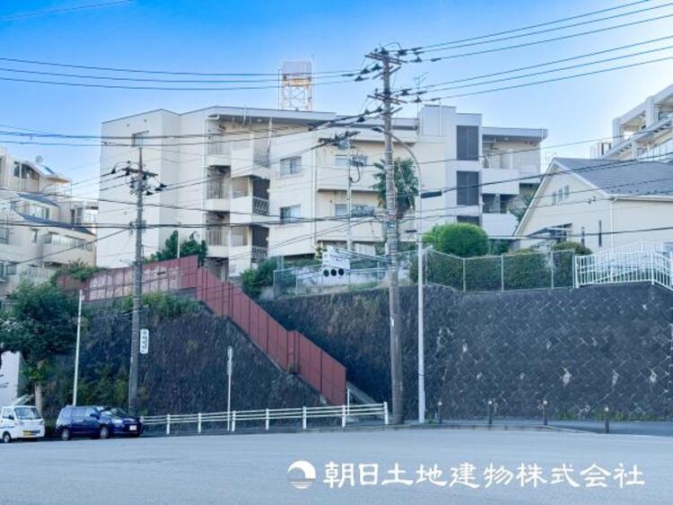 外観 【外観写真】時間のゆとりと空間、爽やかな陽光がもたらす光と風を贅沢なまでに感じる暮らしがここに始まります。