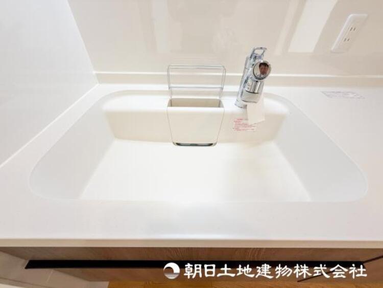 キッチン 【浄水器内蔵ハンドシャワー】蛇口をひねれば安心でおいしい水がいつでも飲めます。コストはなんとペットボトルの25分の１！