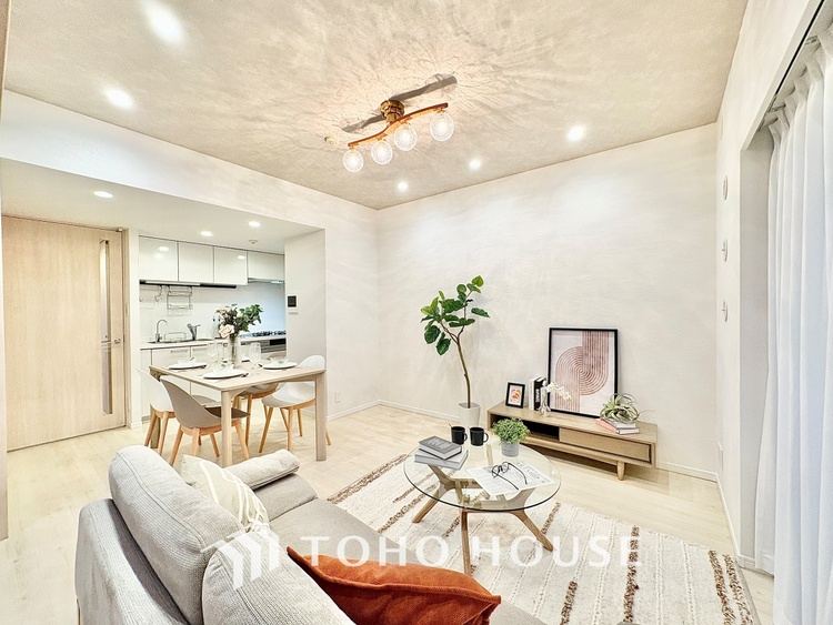 内装 【Green orchestra】◆緑の匂いに誘われて◆目を閉じれば深緑の香り。五感を研ぎ澄まし、日々の疲れを心から癒してくれる。深呼吸するほどに爽やかな薫りたち込める新緑にそと微笑む私達。