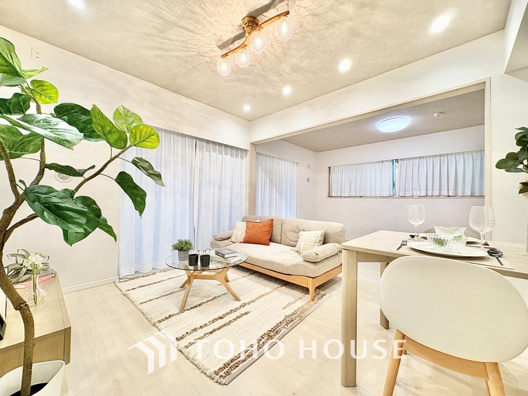 内装 【Green orchestra】◆緑の匂いに誘われて◆目を閉じれば深緑の香り。五感を研ぎ澄まし、日々の疲れを心から癒してくれる。深呼吸するほどに爽やかな薫りたち込める新緑にそと微笑む私達。