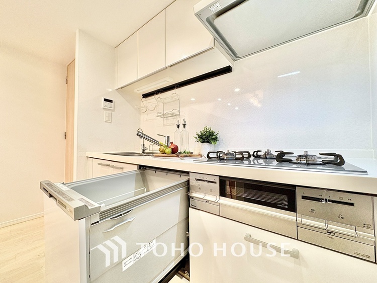 キッチン 【cooking papa is here】料理が苦手な人でも、チャレンジしてみたくなるワイドスパンのキッチン。家族の食卓がここから始まる。