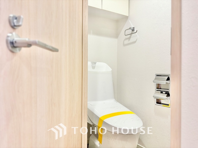 トイレ 【Entrance of your life】明るい玄関が家族を迎え入れる。今日はどんな一日が待っているんだろう。皆どんな一日を終えて帰ってくるんだろう。