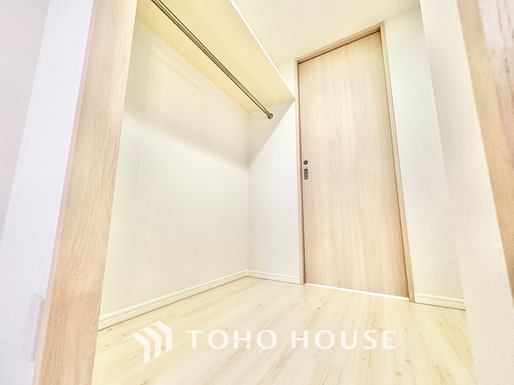 収納 【a closet full of dreams】しまいきれない思い出はクローゼットに。いつでも取り出せる広さが生活を彩る。