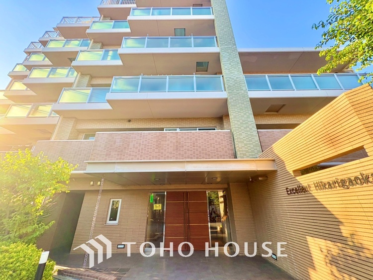 外観 【APPEARANCE】◆陽光◆が差し込む。この開放的な空間に家族の笑顔が集う。家族が一緒に過ごす空間は明るく、そして居心地よく。