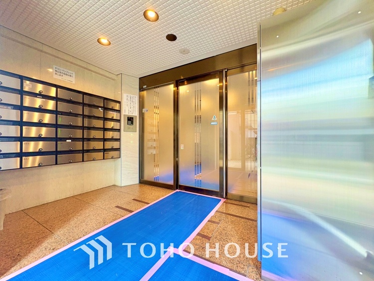 外観 【The beginning of everything】その邸が魅せる気品、重厚感、柔らかさ。それは訪れた人に安らぎを与える特別な空間。すべての始まりをここから。