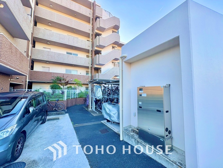 その他 【BICYCLE PAEKING LOT】◆駐輪場◆快適な生活には欠かせない自転車。開放的な駐輪場がございます。