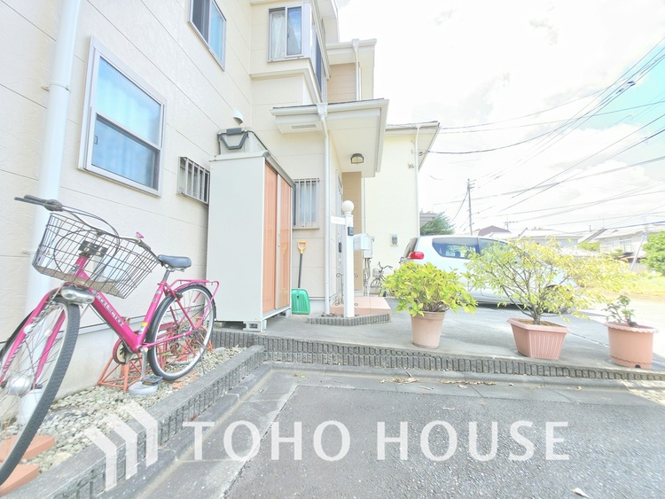 外観 築浅ならではの、新築のように美しい住まいです。最新の設備が整っており、すぐに快適な新生活を始められます。