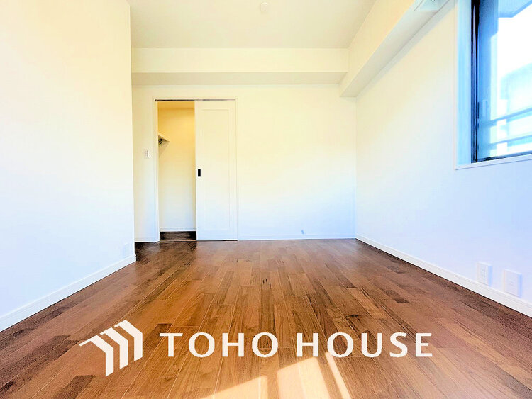 内装 シンプルですっきりとした室内は飽きのこない居心地の良い雰囲気