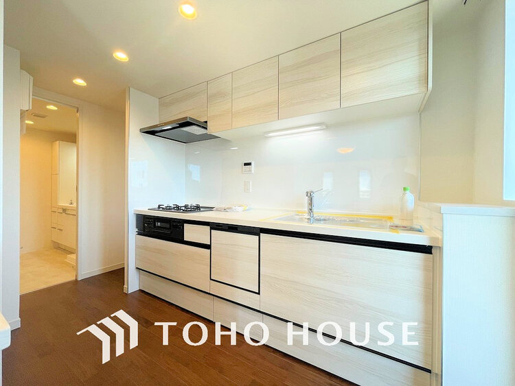 キッチン シンプルな部屋の雰囲気に溶け合うナチュラルキッチン