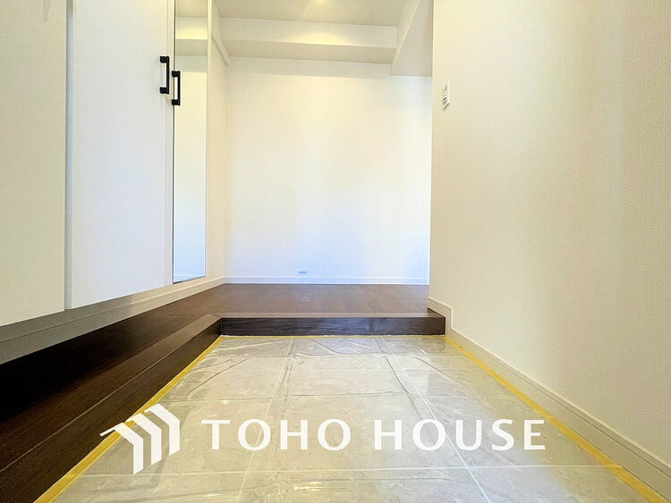 玄関 落ち着いた雰囲気の玄関、家族の帰りを暖かく迎えてくれます