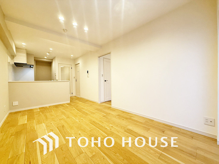 内装 広がりのある住空間、家族が集まるリビング・ダイニング