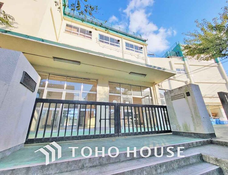 周辺 渋谷区立代々木中学校　距離1100ｍ