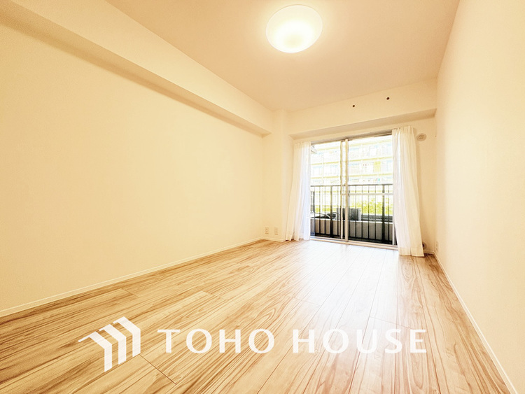 内装 採光もある洋室は、くつろぎのひと時を過ごすのにぴったり