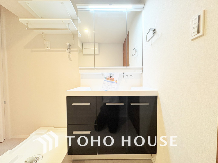 洗面 大きな洗面鏡付き、朝の身支度も楽しくなりますね