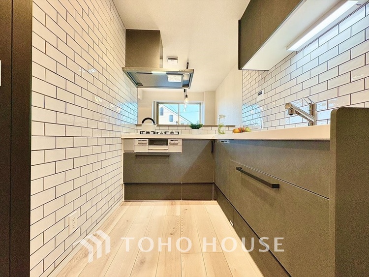 キッチン インテリアだけでなく、毎日のお料理を楽しく、軽やかにする多彩な設備・仕様。