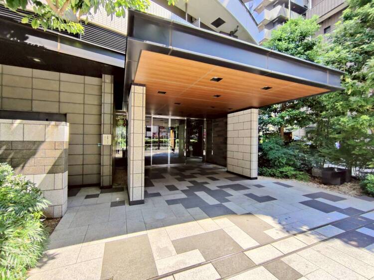 その他 上質感漂う玄関アプローチです。