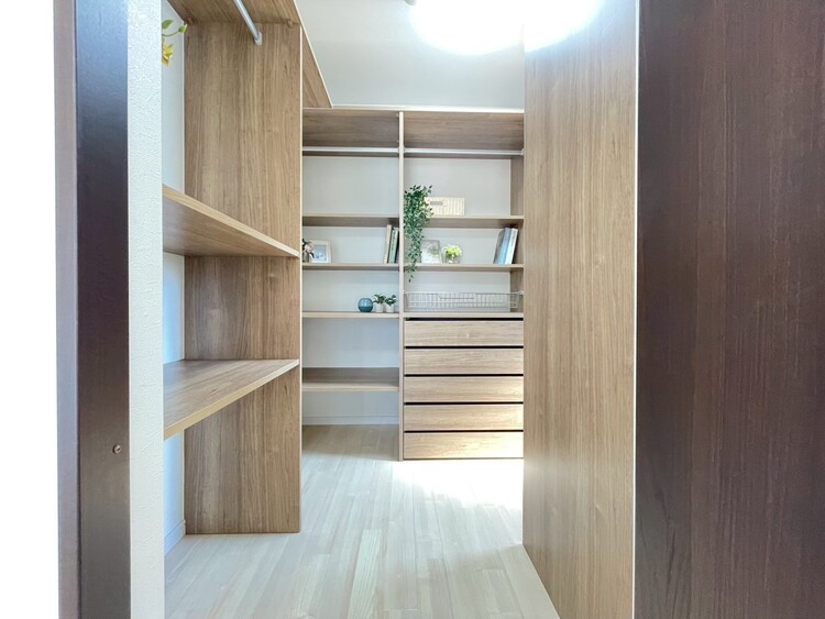 その他 収納スペースが付いていて、お部屋を広く使っていただけます。