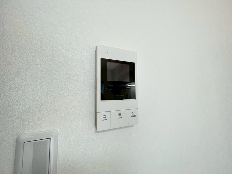 その他 誰が来てもわかる様にモニター付きインターホンを設置。