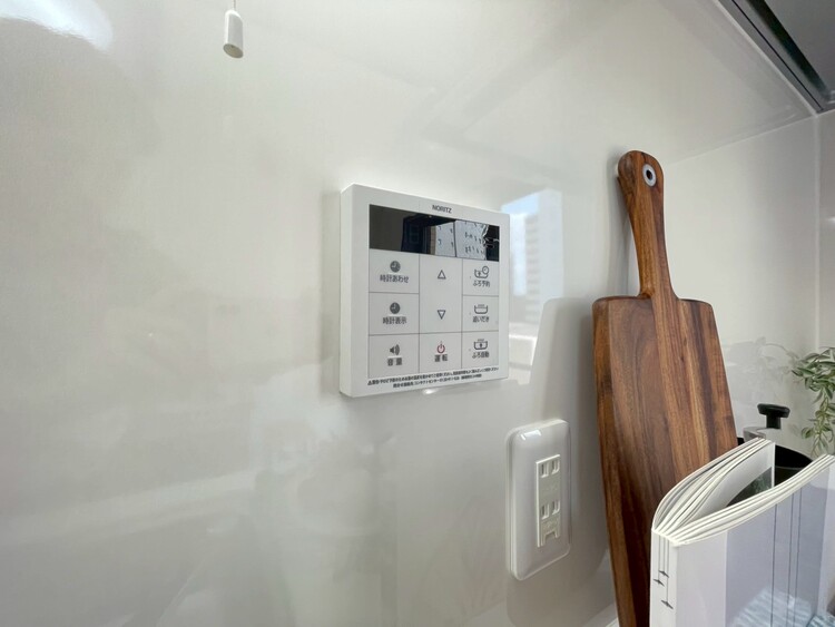 その他 見やすい画面で操作しやすい給湯パネル。